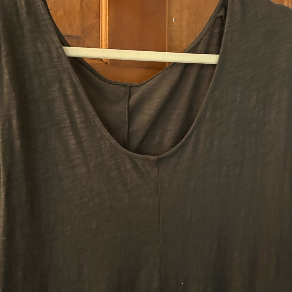 Simple Scoop Neck Sleeveless Top in Dark Brown